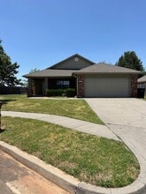 Building Photo - 10305 Plymouth Ct