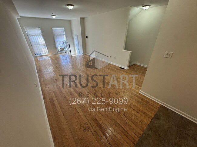 Building Photo - 1609 W Diamond St