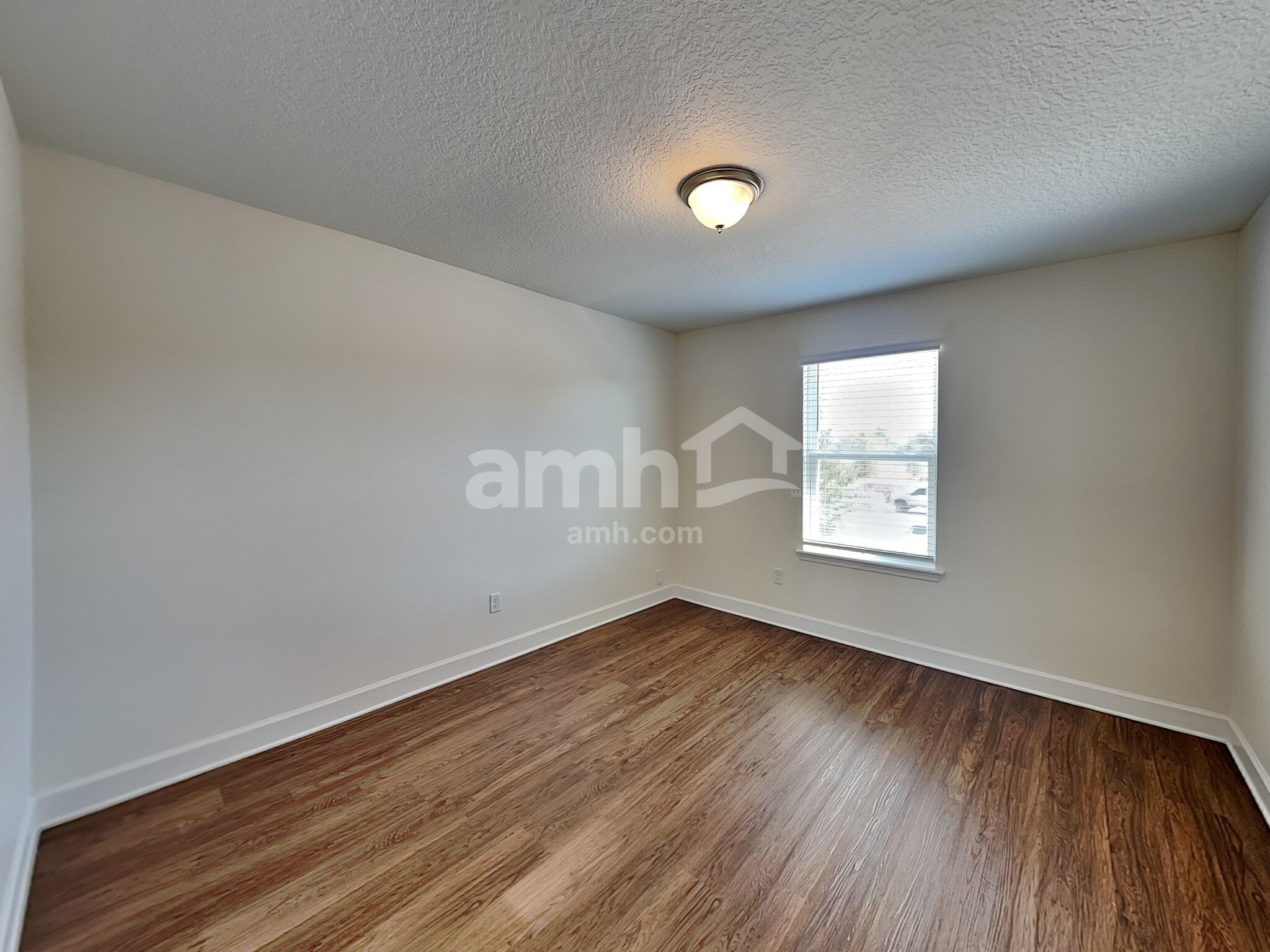 Building Photo - 3051 Creek Village Ln