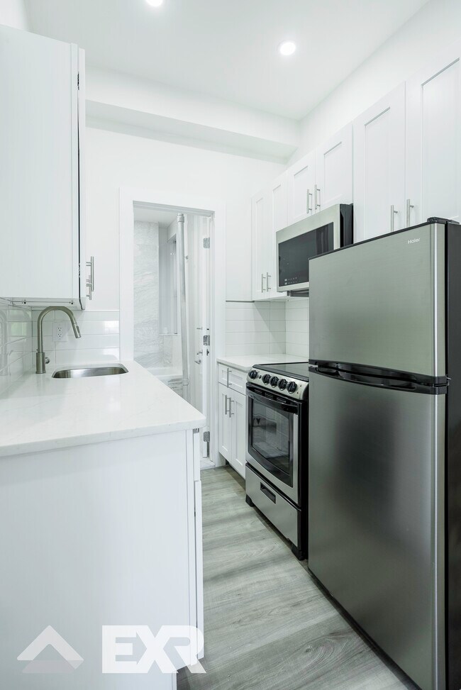 Building Photo - 641 St Marks Ave