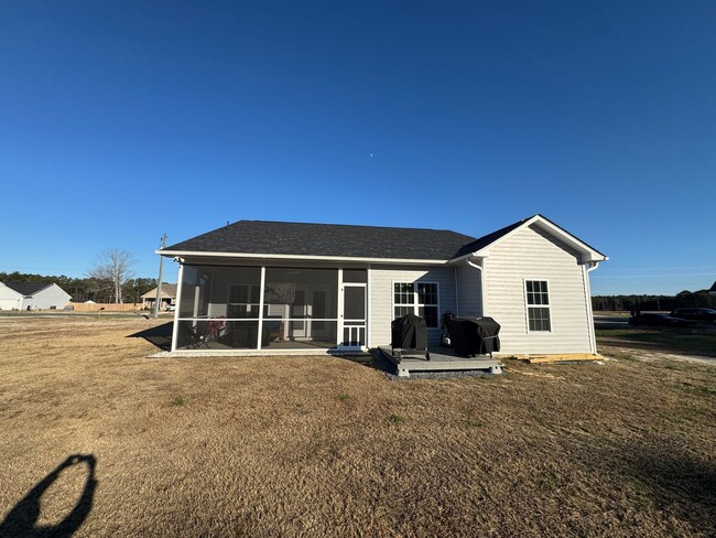 Building Photo - Newly Built Home!  Quiet Neighborhood!