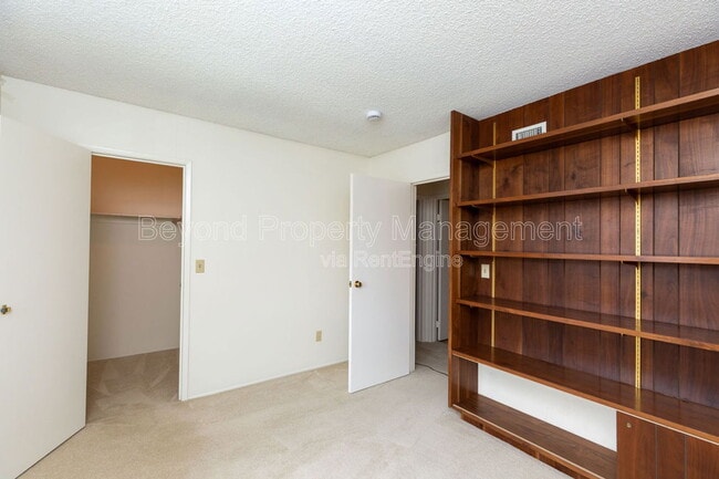 Building Photo - 6232 Merced Lake Ave