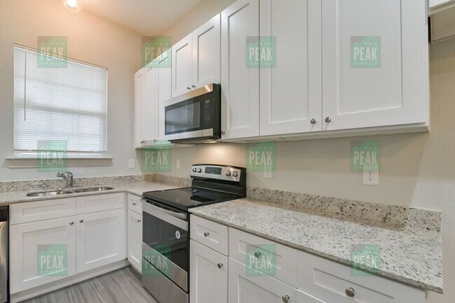 Building Photo - $1515! Beautiful Corner lot home in Fort Worth! Available 5/16!