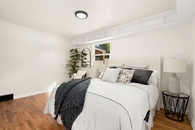 Building Photo - Stunning Fully Remodeled 3-Bedroom Home with Fenced Yard