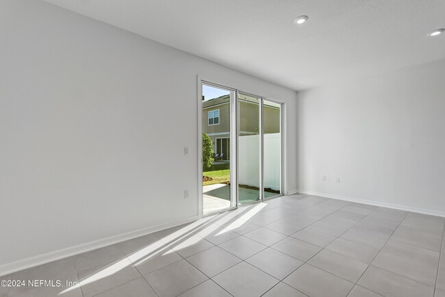 Building Photo - 13115 Annie’s Walk Dr