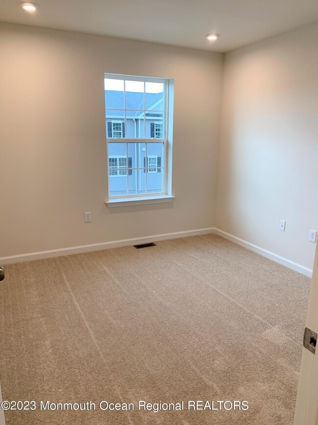 Building Photo - 302 Arose Ln