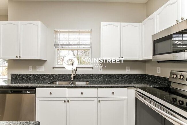 Building Photo - 4 Bedroom Pet-Friendly Home in Mooresville, NC with Main Street Renewal