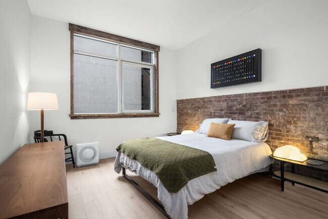 Building Photo - 61 Rivington St