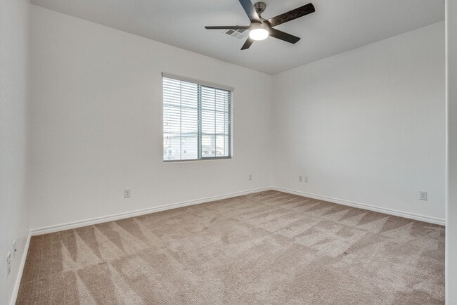 Building Photo - Welcome to your dream home located in the prestigious guard-gated community of Tuscany in Henderson!