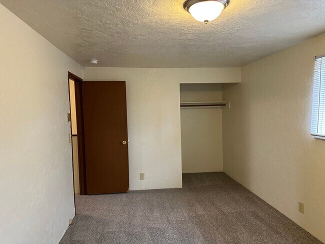 Building Photo - 776-778 W. Quinalt St.