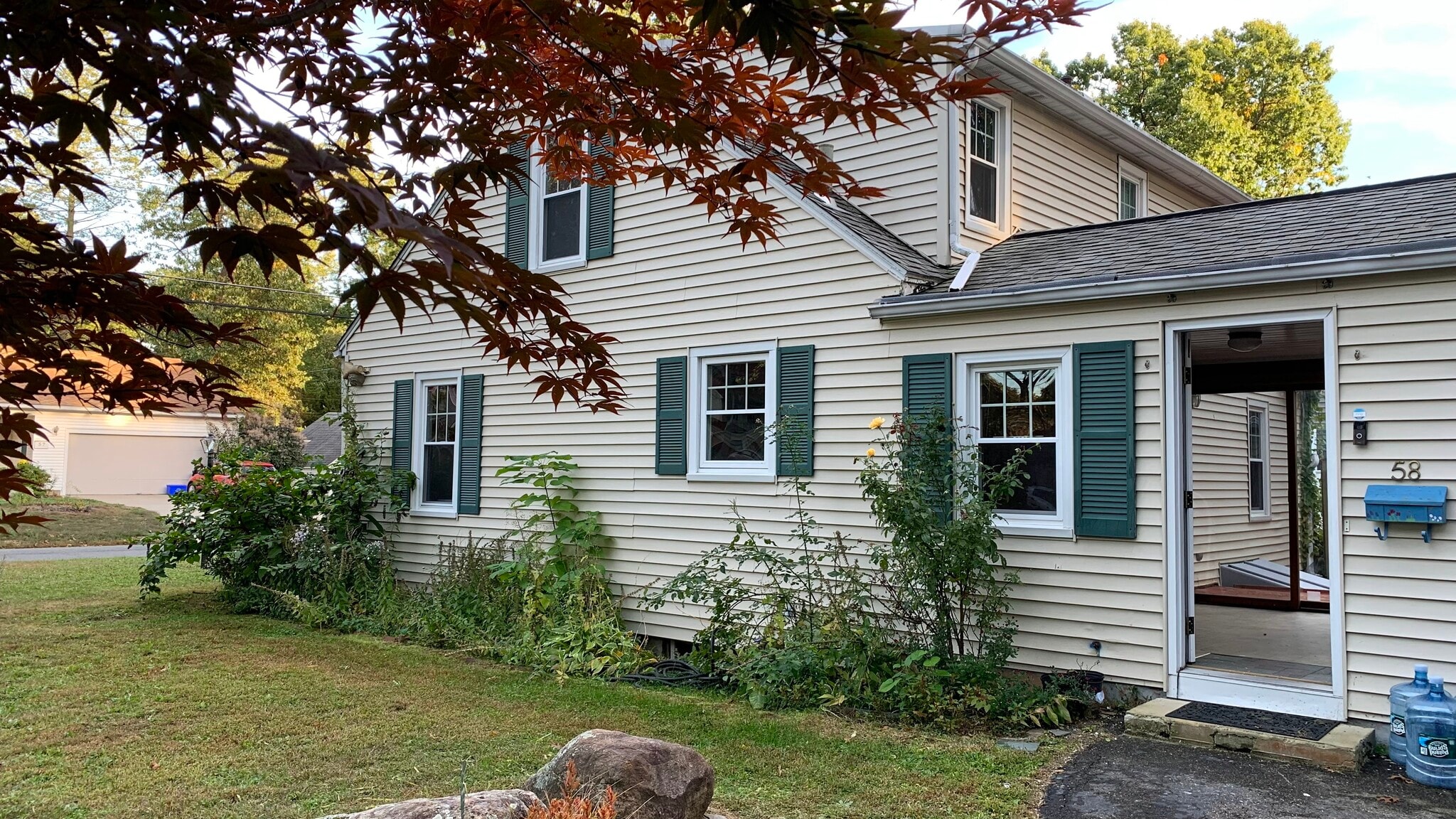 Side entrance into sun room - 58 Oakwood Dr