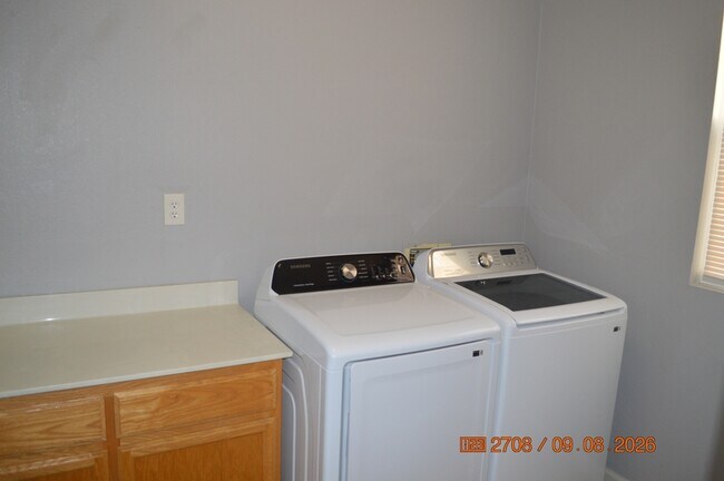 Building Photo - 5305 Cottage Cove Dr