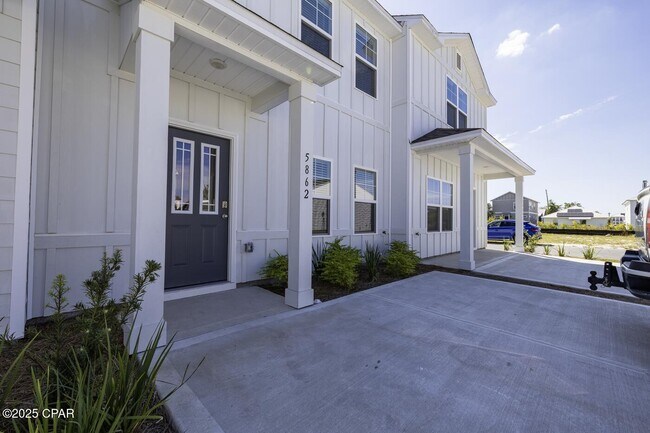 Building Photo - 5862 Tyndall Pkwy