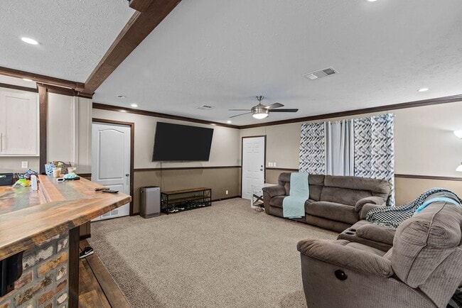 Building Photo - COUNTRY LIVING IN THE CITY