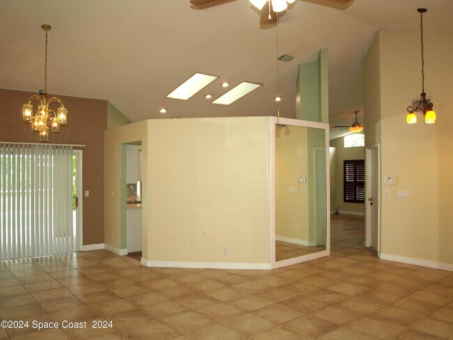 Building Photo - 1170 Briar Run Cir
