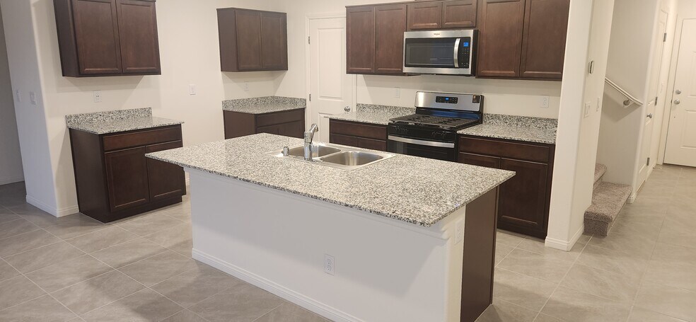 Building Photo - 8944 Juniper Knoll Ave