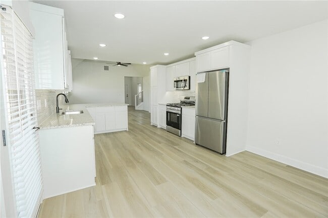 Building Photo - 3213 SW Lovely Ln