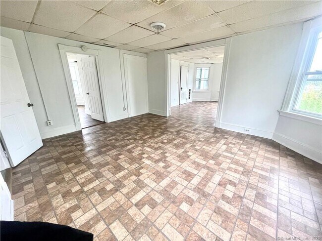 Building Photo - 1309 Bank St