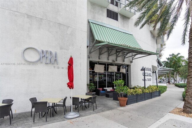 Building Photo - 1750 N Bayshore Dr