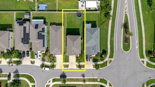 Building Photo - 17156 Yellow Pine St