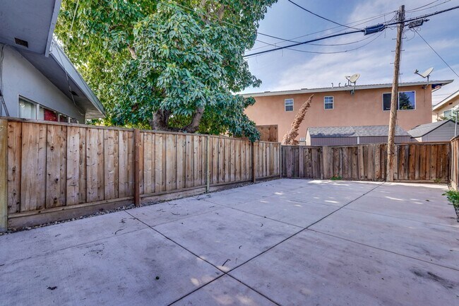 Building Photo - Excellent 2 Bed 1 Bath Home in Santa Clara!