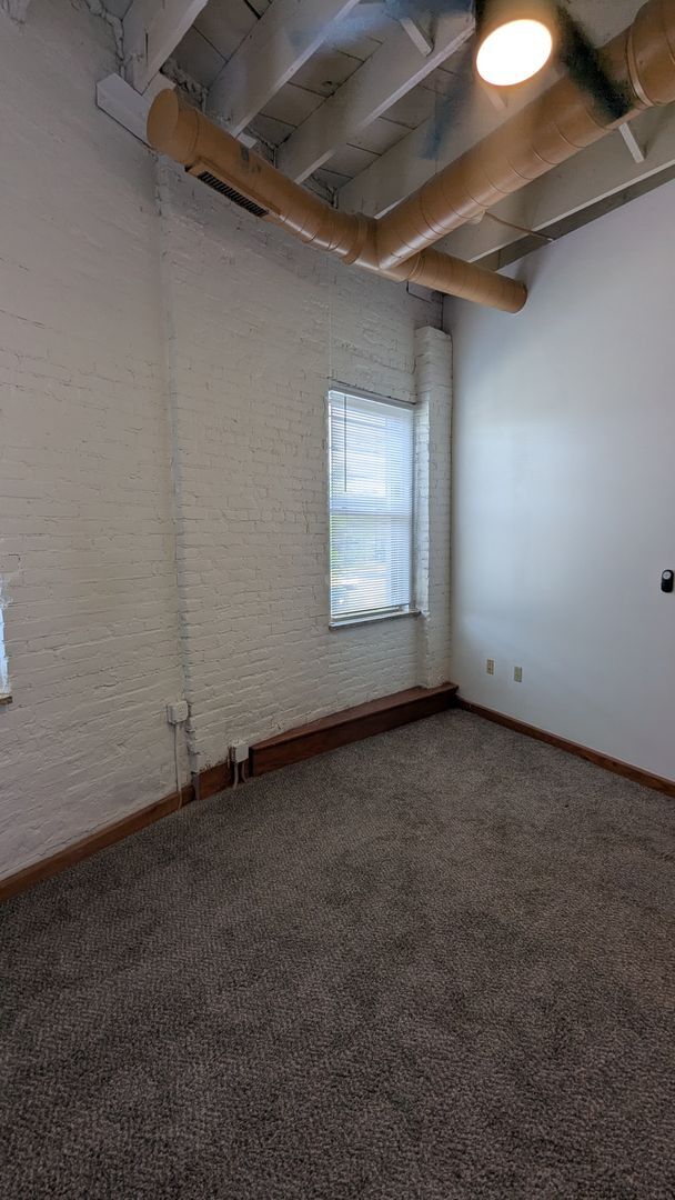 Building Photo - 2800 Mayfield Rd