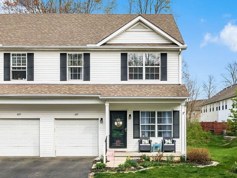 Garage - 657 Grove Cir