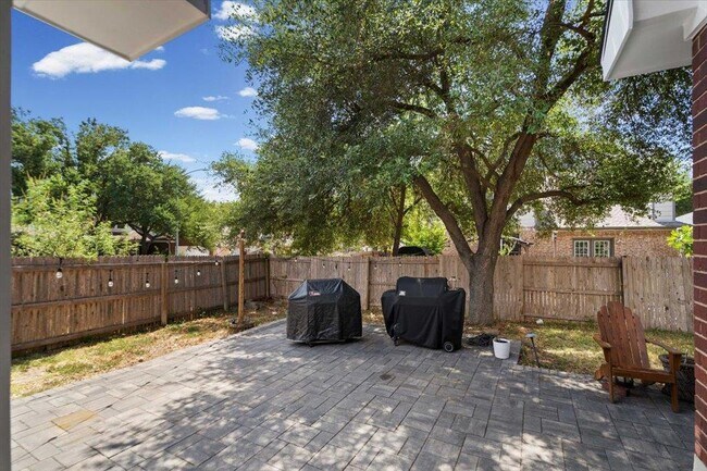 Building Photo - 13200 Calf Roping Trail