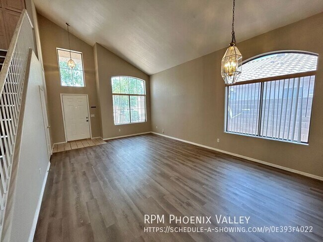 Building Photo - 8239 W Voltaire Ave