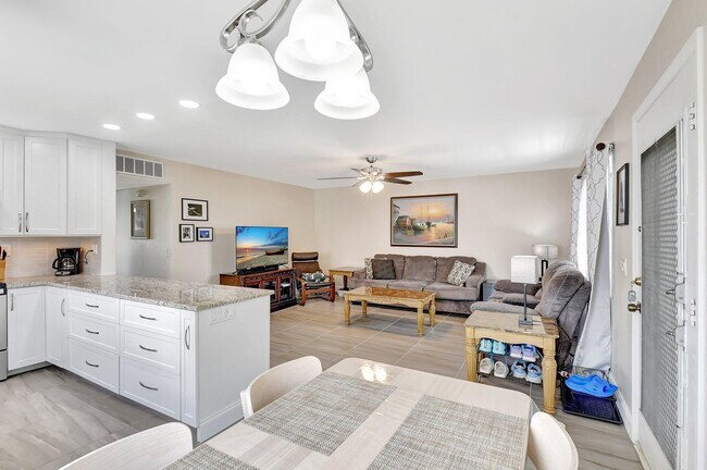 Building Photo - 413 Normandy Ln