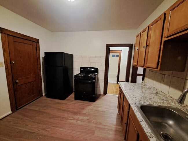 Building Photo - 452 Ashmont St