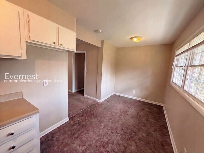 Building Photo - 208 Von Dale Dr