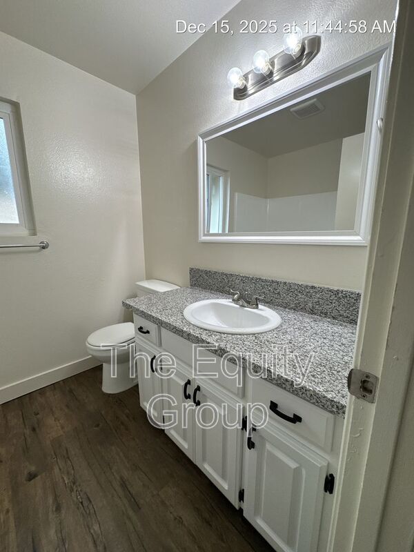 Building Photo - 809 Monarch Cir