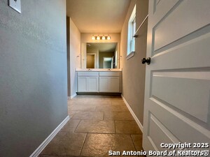Building Photo - 204 Kinsley Wy