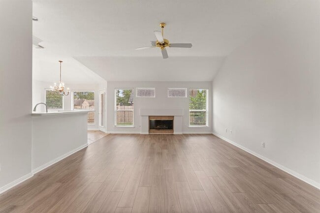 Building Photo - 23214 Goldensong Ct
