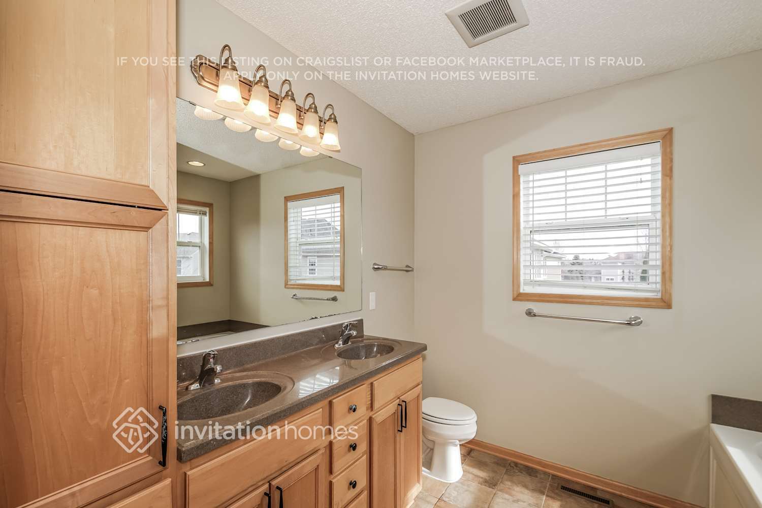 Building Photo - 15842 Cobblestone Lake Pkwy