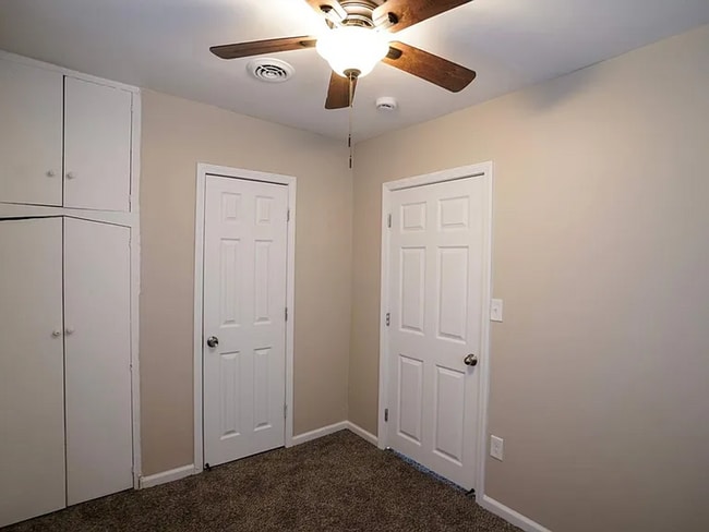 Building Photo - Charming and Move-In Ready Bungalow!