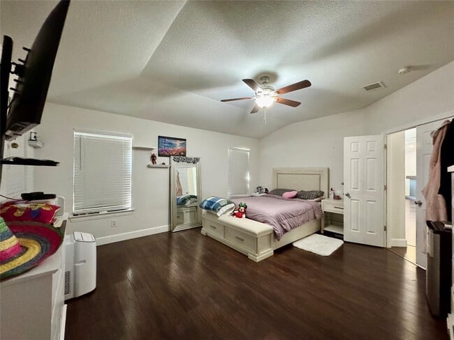 Building Photo - 1208 Leah Ln