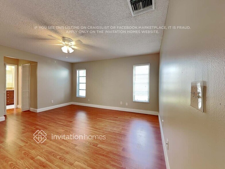Building Photo - 1301 NW 76th Ave