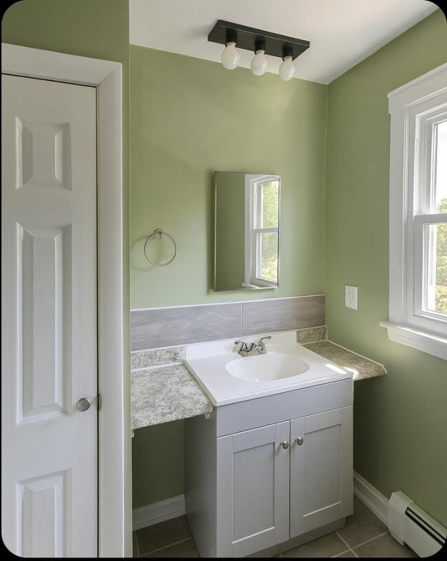 Building Photo - 191 Saco Ave