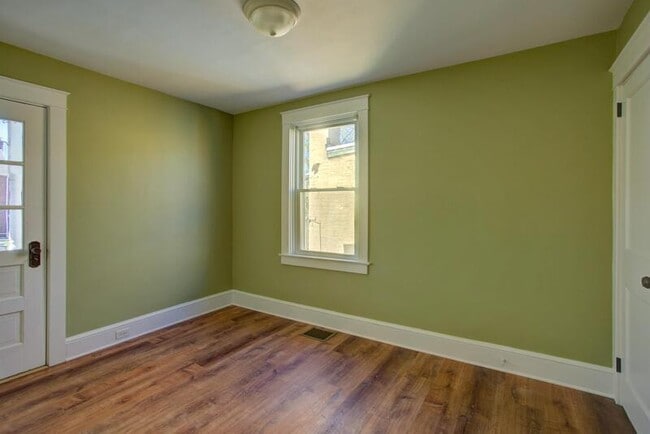 Building Photo - 930 Edgewood Ave