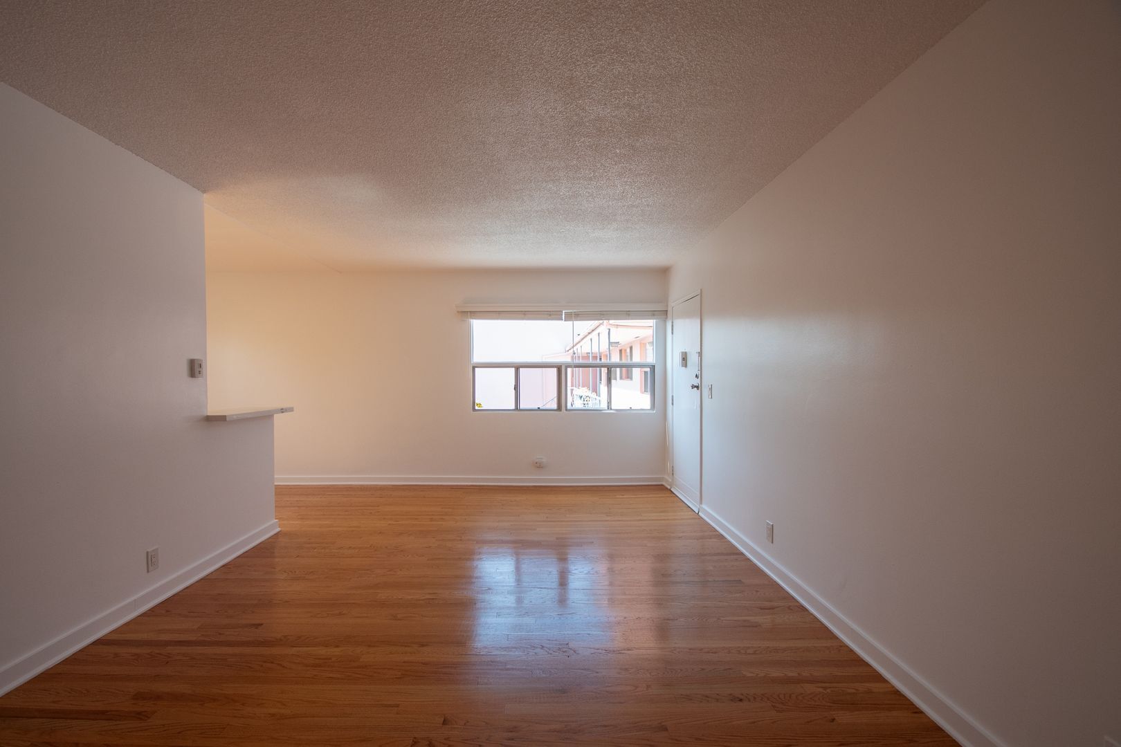 Building Photo - 11143 Aqua Vista St