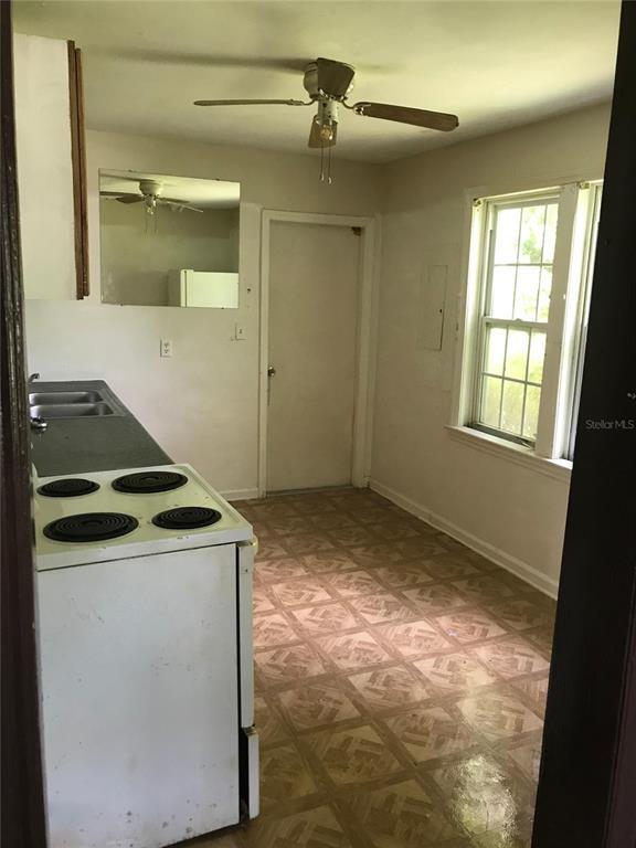 Building Photo - 1250 W 27th St