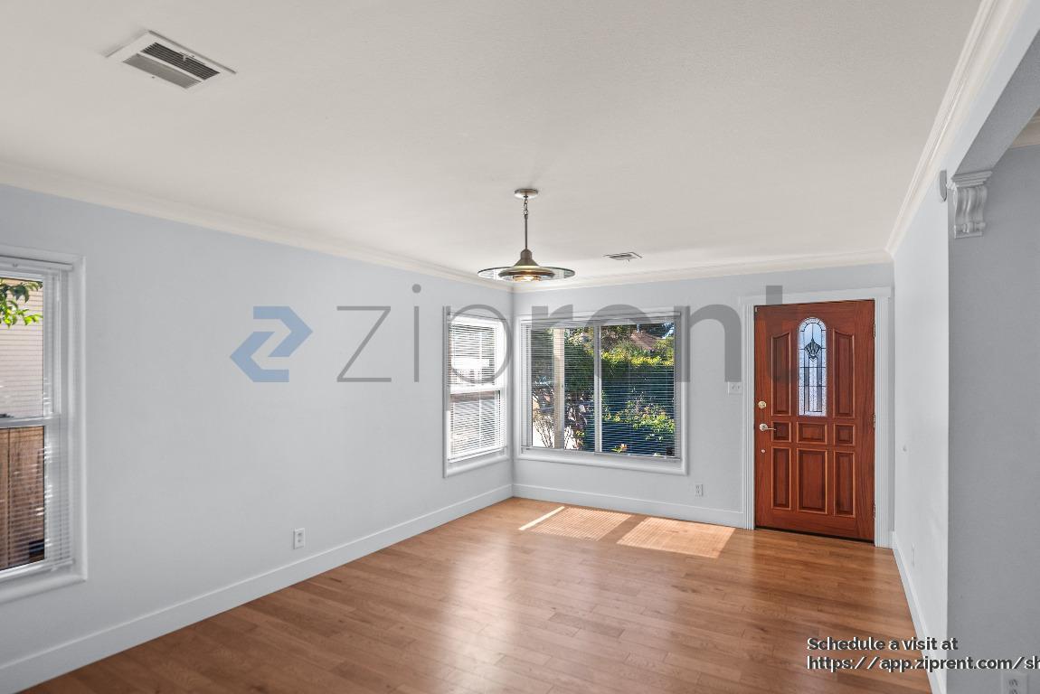 Building Photo - 128 Azalia Dr