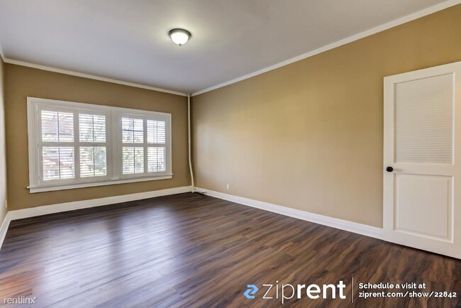 Building Photo - 1 br, 1 bath Condo - 2121 James M Wood Blv...