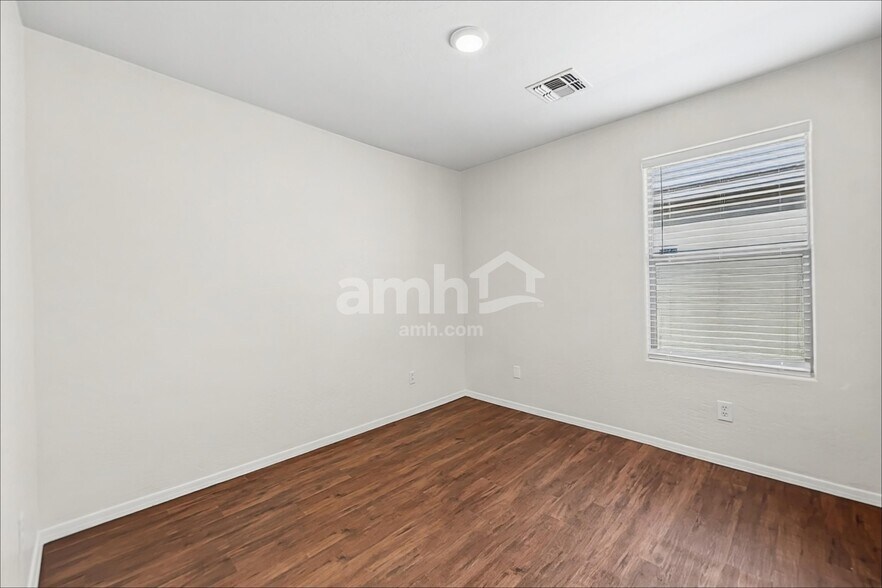 Building Photo - 236 W Angus Rd