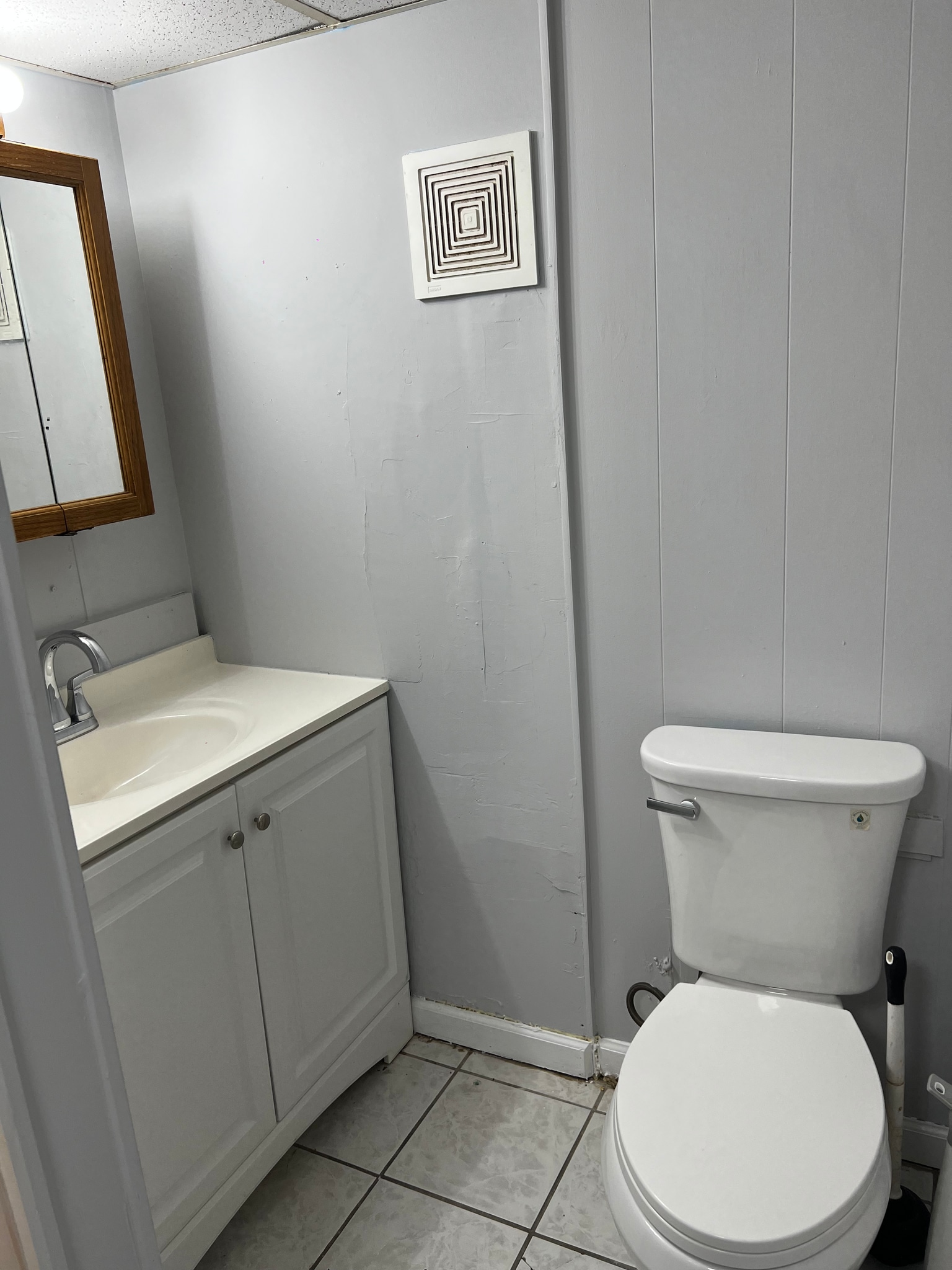 BATHROOM - 516 4th St