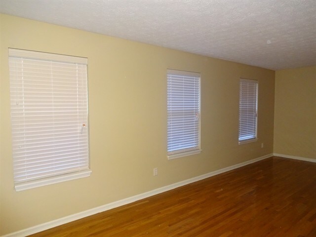 Building Photo - 11730 Sinclair Dr