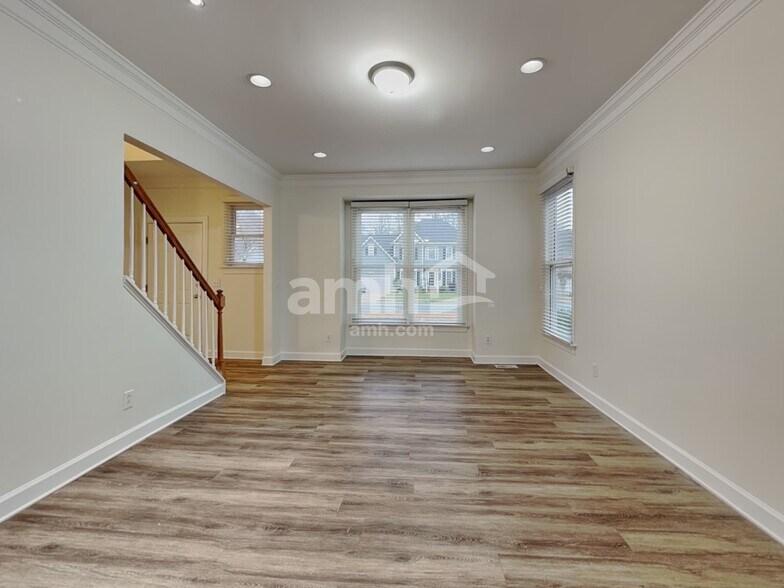 Building Photo - 8401 Forest Shadow Cir