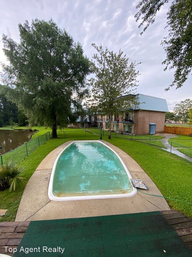 Building Photo - 3 br, 2 bath House - 2021 Bayou Lane